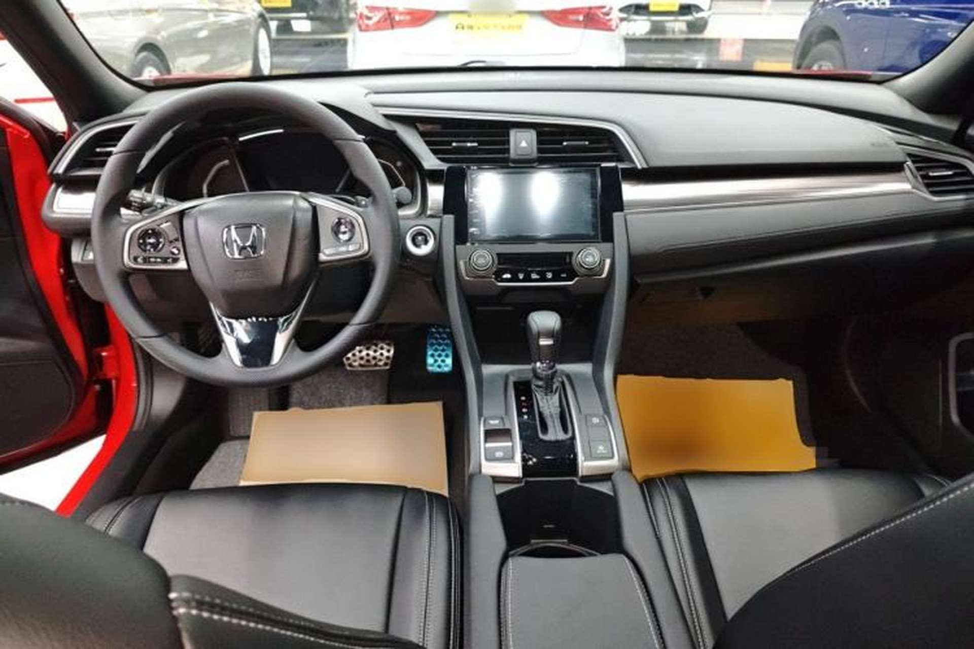 Used Honda Civic 2021 HATCHBACK 220TURBO CVT Trendy Cool Edition Center Console
