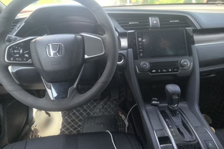 Used Honda Civic 2021 HATCHBACK 220TURBO CVT New Trendsetter Center Console