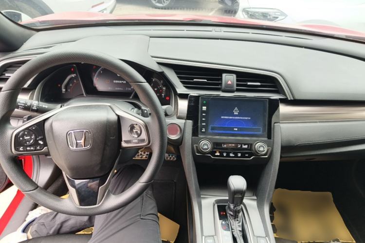 Used Honda Civic 2021 HATCHBACK 220TURBO CVT Trendy Cool Edition Center Console