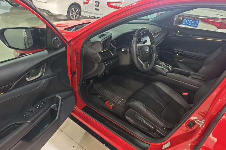 Used Honda Civic 2021 HATCHBACK 220TURBO CVT Trendy Cool Edition Driver Seat