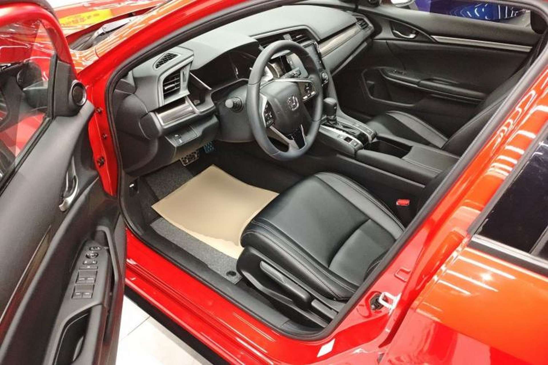 Used Honda Civic 2021 HATCHBACK 220TURBO CVT Trendy Cool Edition Driver Seat