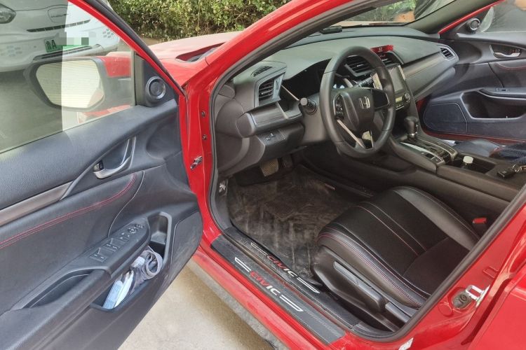 Used Honda Civic 2021 HATCHBACK 220TURBO CVT New Trendsetter Driver Seat