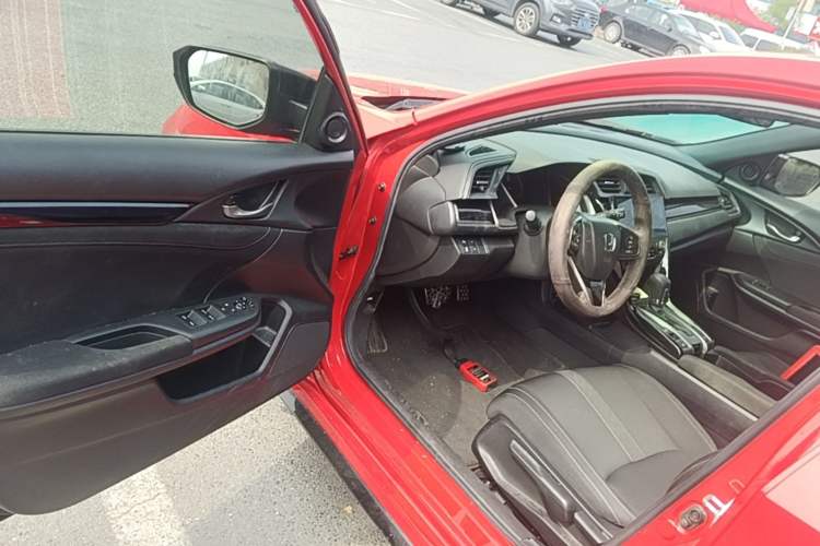 Used Honda Civic 2021 HATCHBACK 220TURBO CVT Trendy Cool Edition Driver Seat