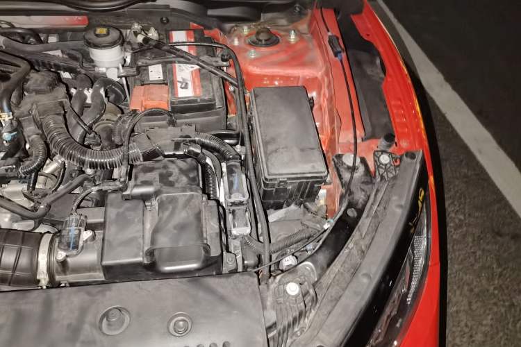 Used Honda Civic 2021 HATCHBACK 220TURBO CVT Dynamic Control Engine Bay Left