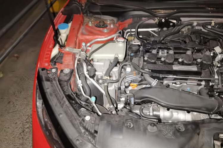 Used Honda Civic 2021 HATCHBACK 220TURBO CVT Dynamic Control Engine Bay Right