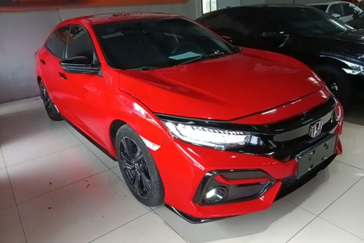 Used Honda Civic 2021 HATCHBACK 220TURBO CVT Trendy Cool Edition Front Right 45 Deg