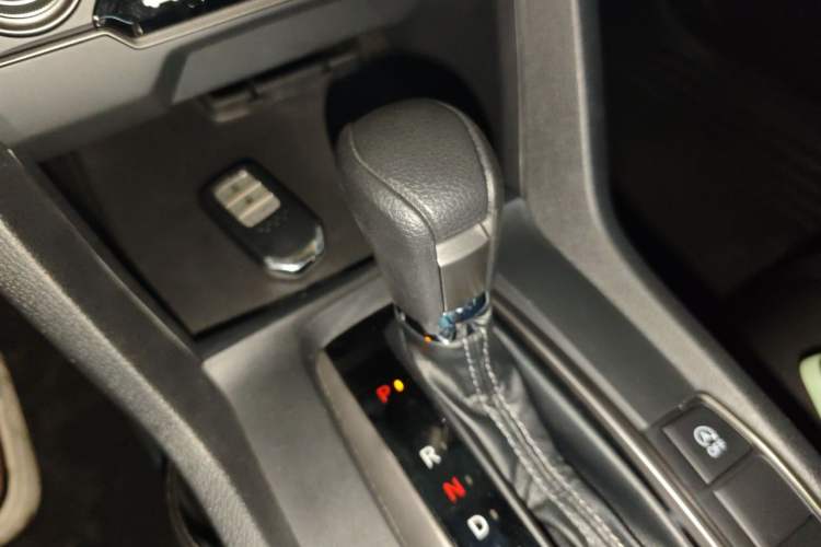 Used Honda Civic 2021 HATCHBACK 220TURBO CVT Trendy Cool Edition Gear Lever