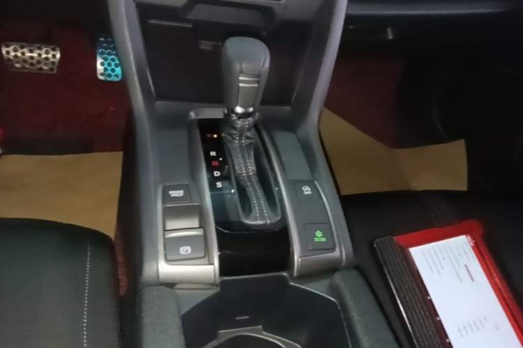 Used Honda Civic 2021 HATCHBACK 220TURBO CVT Trendy Cool Edition Gear Lever