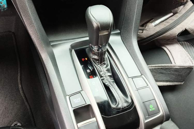 Used Honda Civic 2021 HATCHBACK 220TURBO CVT Trendy Cool Edition Gear Lever