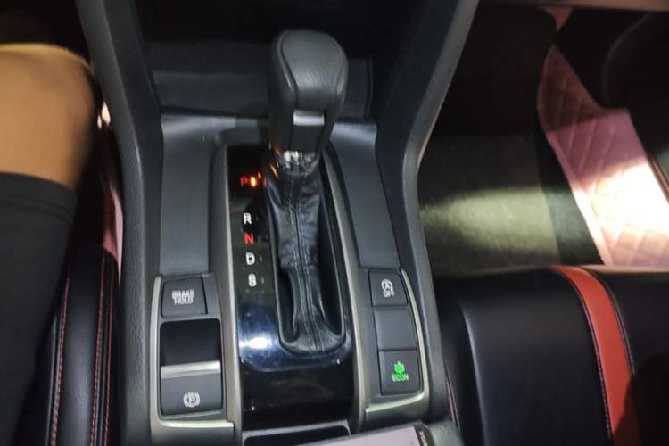 Used Honda Civic 2021 HATCHBACK 220TURBO CVT Trendy Cool Edition Gear Lever