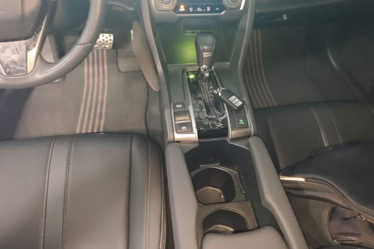 Used Honda Civic 2021 HATCHBACK 220TURBO CVT Trendy Cool Edition Gear Lever