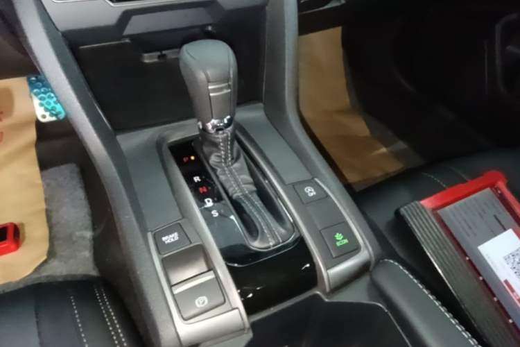 Used Honda Civic 2021 HATCHBACK 220TURBO CVT Trendy Cool Edition Gear Lever