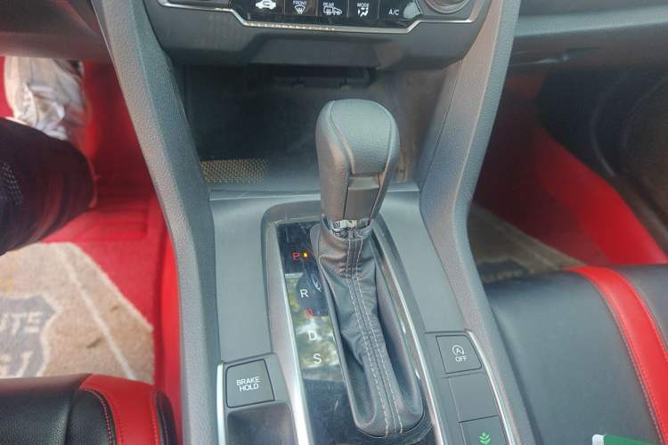 Used Honda Civic 2021 HATCHBACK 220TURBO CVT Trendy Cool Edition Gear Lever