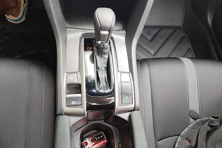 Used Honda Civic 2021 HATCHBACK 220TURBO CVT New Trendsetter Gear Lever