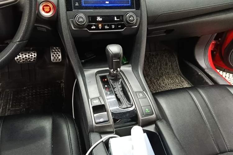 Used Honda Civic 2021 HATCHBACK 220TURBO CVT Trendy Cool Edition Gear Lever