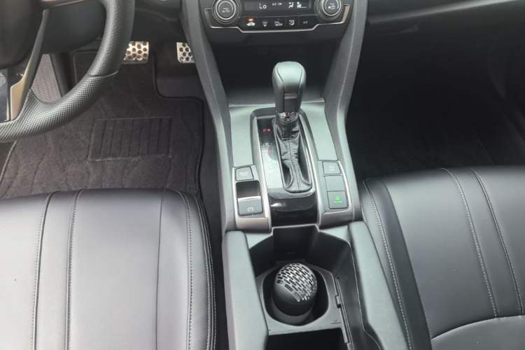 Used Honda Civic 2021 HATCHBACK 220TURBO CVT Trendy Cool Edition Gear Lever