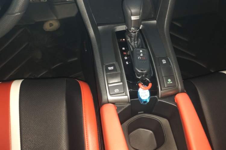 Used Honda Civic 2021 HATCHBACK 220TURBO CVT Trendy Cool Edition Gear Lever