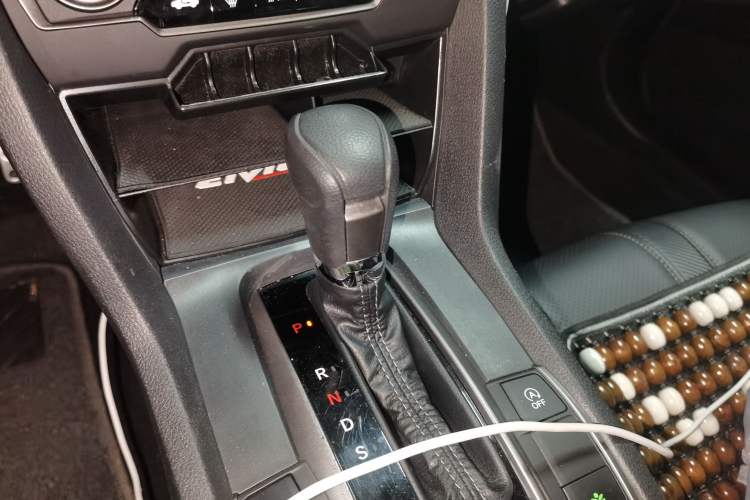 Used Honda Civic 2021 HATCHBACK 220TURBO CVT Trendy Cool Edition Gear Lever
