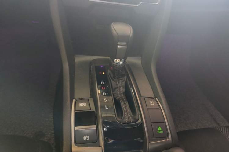 Used Honda Civic 2021 HATCHBACK 220TURBO CVT New Trendsetter Gear Lever