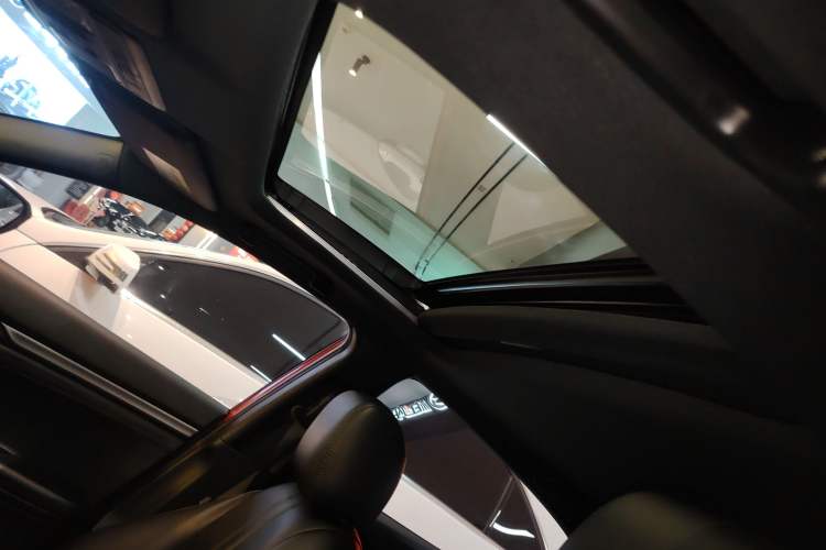 Used Honda Civic 2021 HATCHBACK 220TURBO CVT New Trendsetter Headliner