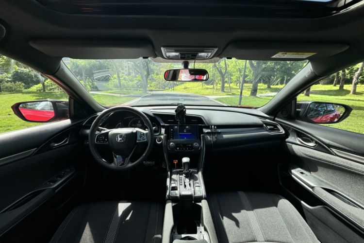 Used Honda Civic 2021 HATCHBACK 220TURBO CVT Dynamic Control Interior 1