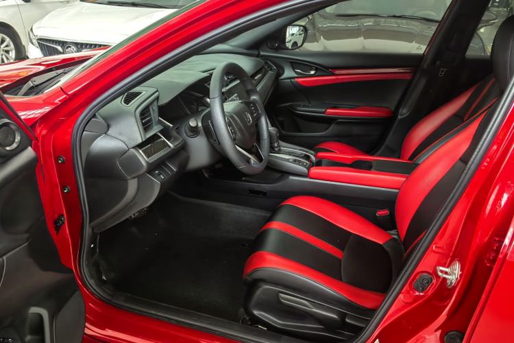 Used Honda Civic 2021 HATCHBACK 220TURBO CVT Trendy Cool Edition Interior 1