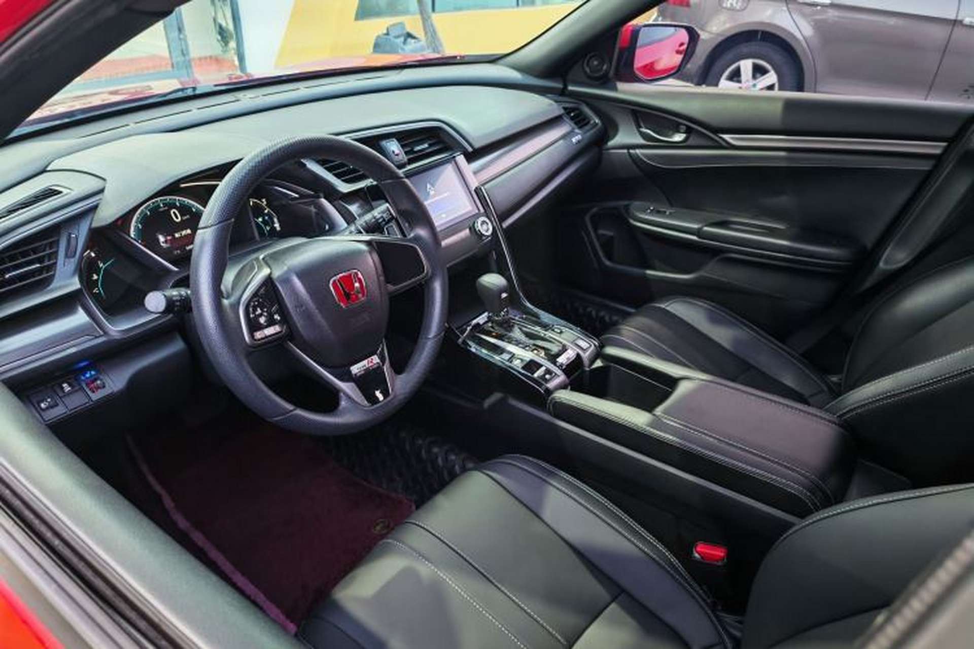 Used Honda Civic 2021 HATCHBACK 220TURBO CVT New Trendsetter Interior 2