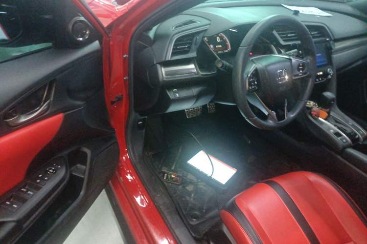 Used Honda Civic 2021 HATCHBACK 220TURBO CVT Trendy Cool Edition Interior 3