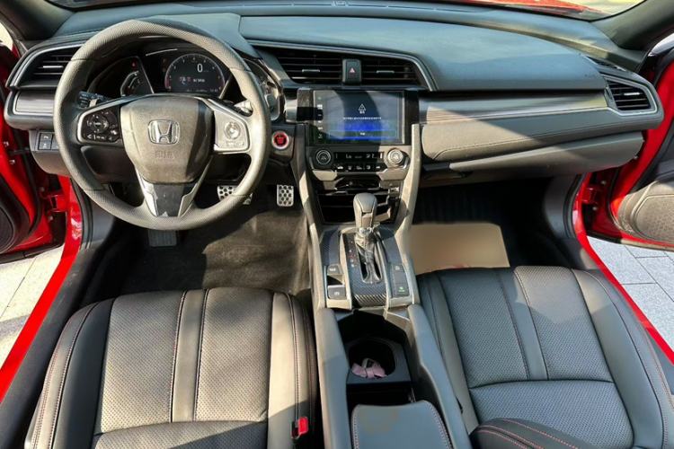 Used Honda Civic 2021 HATCHBACK 220TURBO CVT Trendy Cool Edition Interior 3