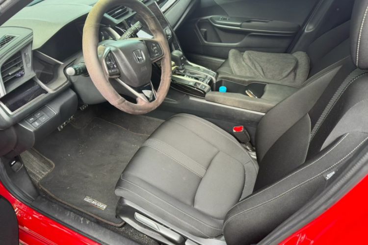 Used Honda Civic 2021 HATCHBACK 220TURBO CVT Trendy Cool Edition Interior 3