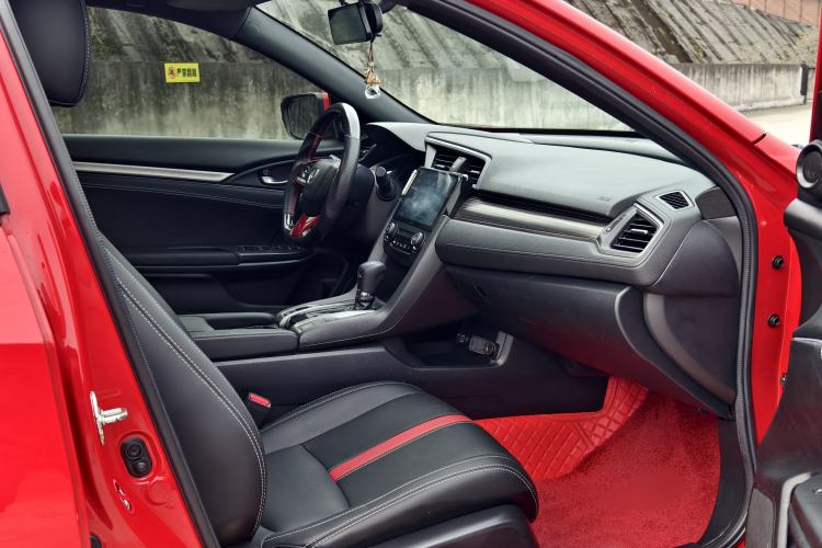 Used Honda Civic 2021 HATCHBACK 220TURBO CVT New Trendsetter Interior 4