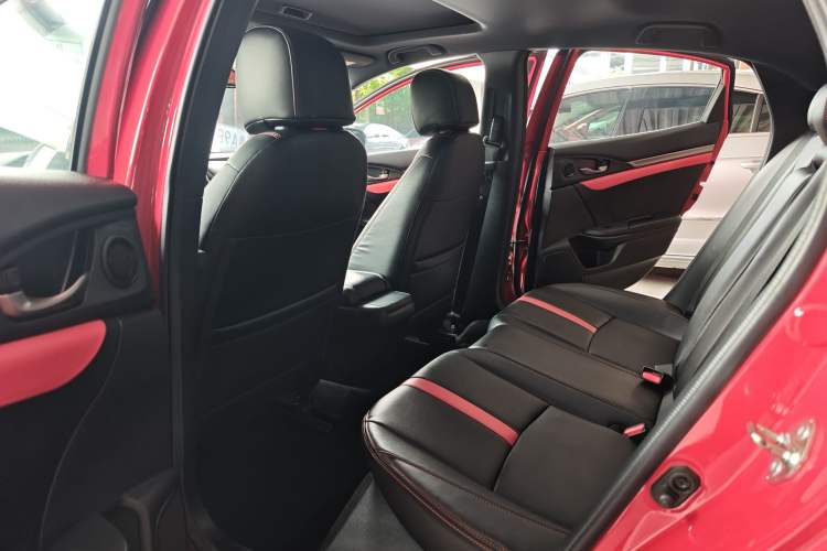 Used Honda Civic 2021 HATCHBACK 220TURBO CVT Trendy Cool Edition Interior 4