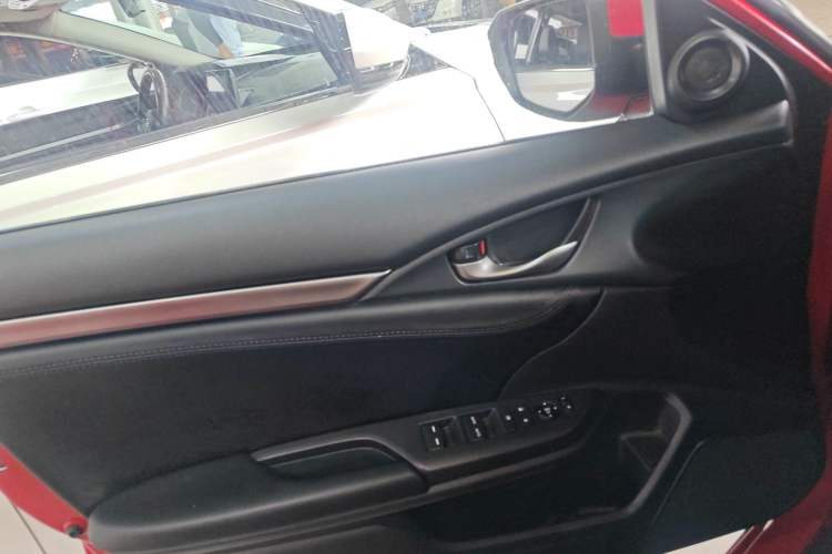 Used Honda Civic 2021 HATCHBACK 220TURBO CVT New Trendsetter Interior 7