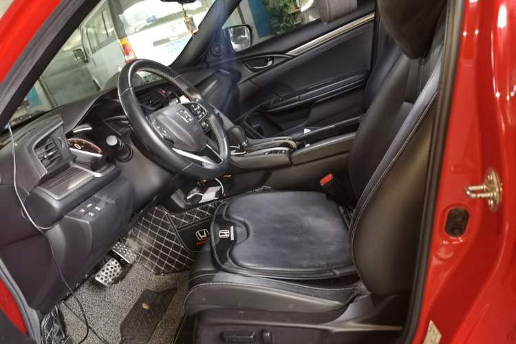 Used Honda Civic 2021 HATCHBACK 220TURBO CVT Dynamic Control Left Front Seat