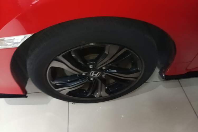Used Honda Civic 2021 HATCHBACK 220TURBO CVT Trendy Cool Edition Left Front Wheel Hub