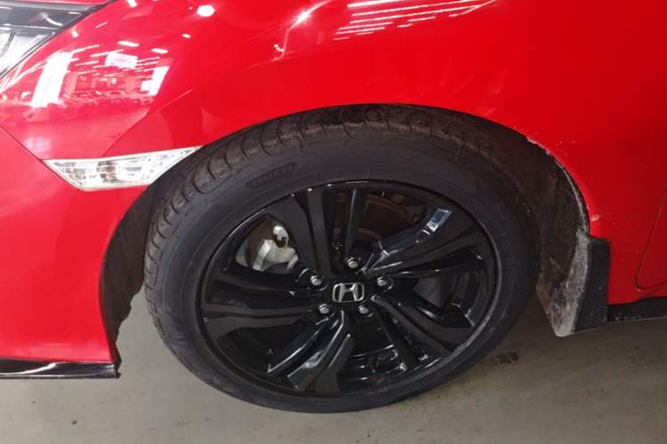 Used Honda Civic 2021 HATCHBACK 220TURBO CVT Trendy Cool Edition Left Front Wheel Hub