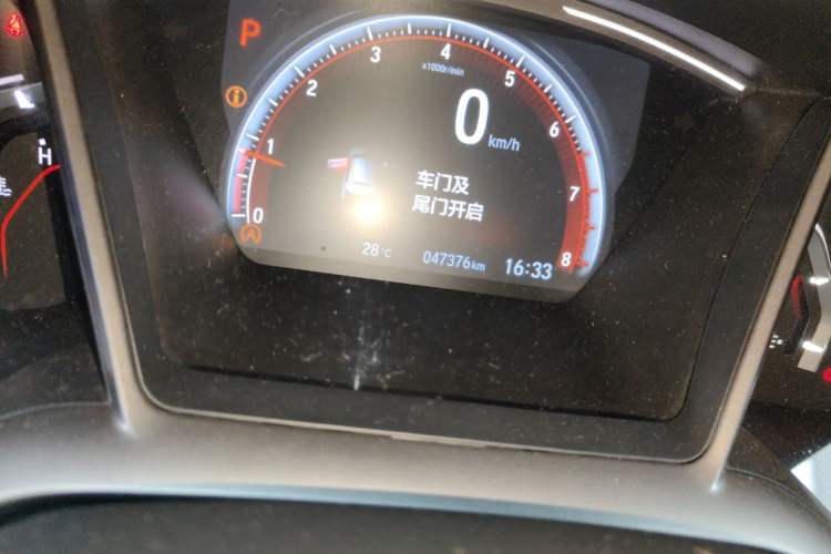 Used Honda Civic 2021 HATCHBACK 220TURBO CVT Trendy Cool Edition Odometer Close Up