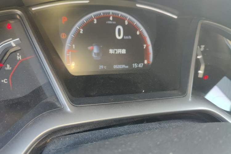 Used Honda Civic 2021 HATCHBACK 220TURBO CVT Trendy Cool Edition Odometer Close Up
