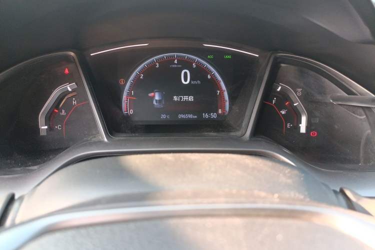 Used Honda Civic 2021 HATCHBACK 220TURBO Manual Driving Pleasure Control Odometer Close Up