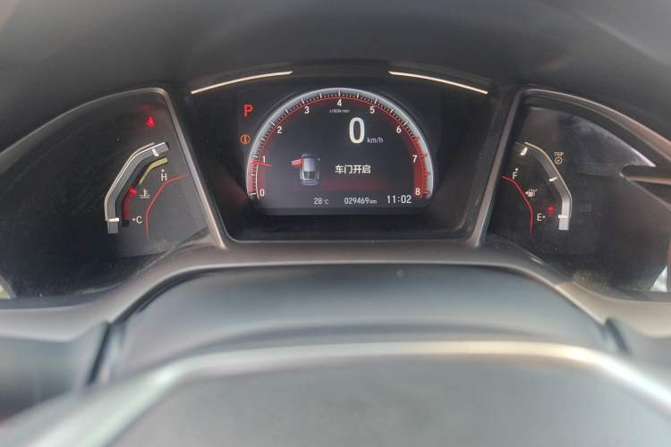 Used Honda Civic 2021 HATCHBACK 220TURBO CVT Trendy Cool Edition Odometer Close Up