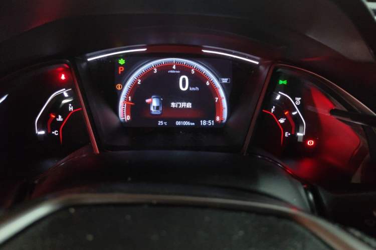 Used Honda Civic 2021 HATCHBACK 220TURBO CVT Trendy Cool Edition Odometer Close Up