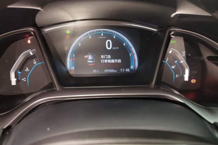 Used Honda Civic 2021 HATCHBACK 220TURBO CVT Trendy Cool Edition Odometer Close Up