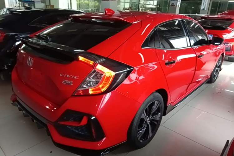 Used Honda Civic 2021 HATCHBACK 220TURBO CVT Trendy Cool Edition Rear Right 45 Deg