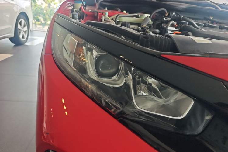 Used Honda Civic 2021 HATCHBACK 220TURBO CVT New Trendsetter Right Front Headlight