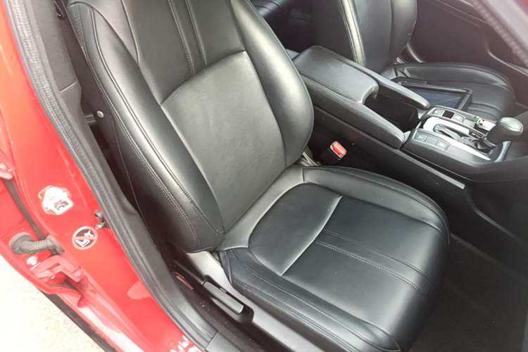 Used Honda Civic 2021 HATCHBACK 220TURBO CVT Trendy Cool Edition Right Front Seat