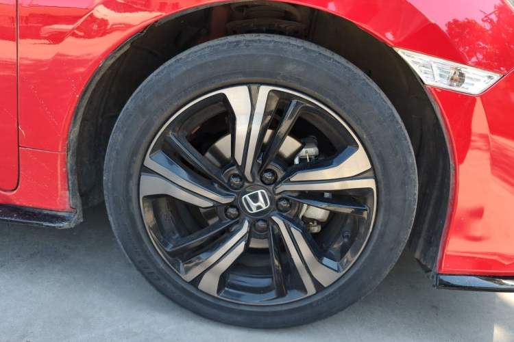 Used Honda Civic 2021 HATCHBACK 220TURBO CVT Trendy Cool Edition Right Front Wheel Hub
