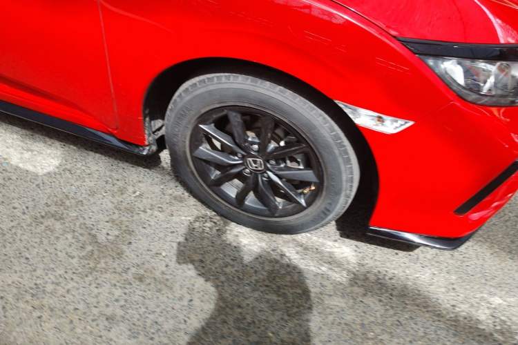 Used Honda Civic 2021 HATCHBACK 220TURBO CVT New Trendsetter Right Front Wheel Hub