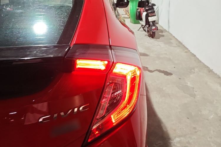 Used Honda Civic 2021 HATCHBACK 220TURBO CVT Trendy Cool Edition Right Rear Taillight
