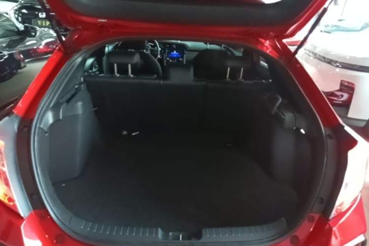 Used Honda Civic 2021 HATCHBACK 220TURBO CVT Trendy Cool Edition Trunk