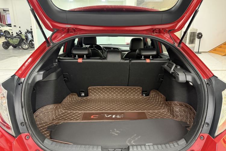 Used Honda Civic 2021 HATCHBACK 220TURBO CVT Trendy Cool Edition Trunk